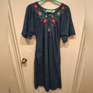 Country Store Women's Embroidered Blue Denim Patio House Dress Sz M Grandmacore